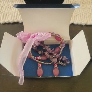AVON COLORFUL SEMIPRECIOUS STRETCH BRACELET & EARRING GIFTSET purple